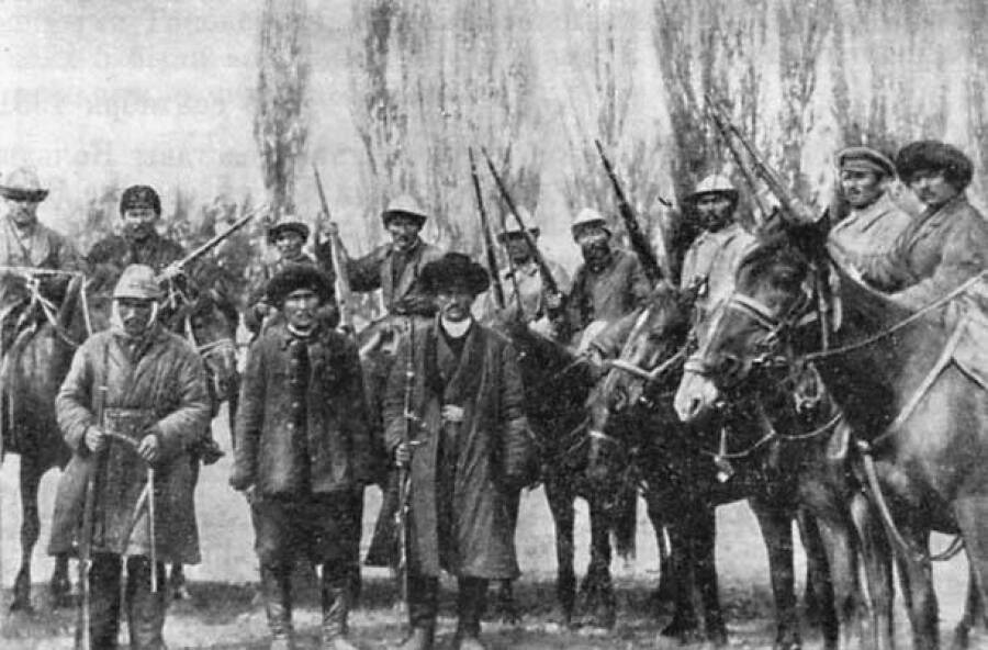 Группа басмачей-киргизов
