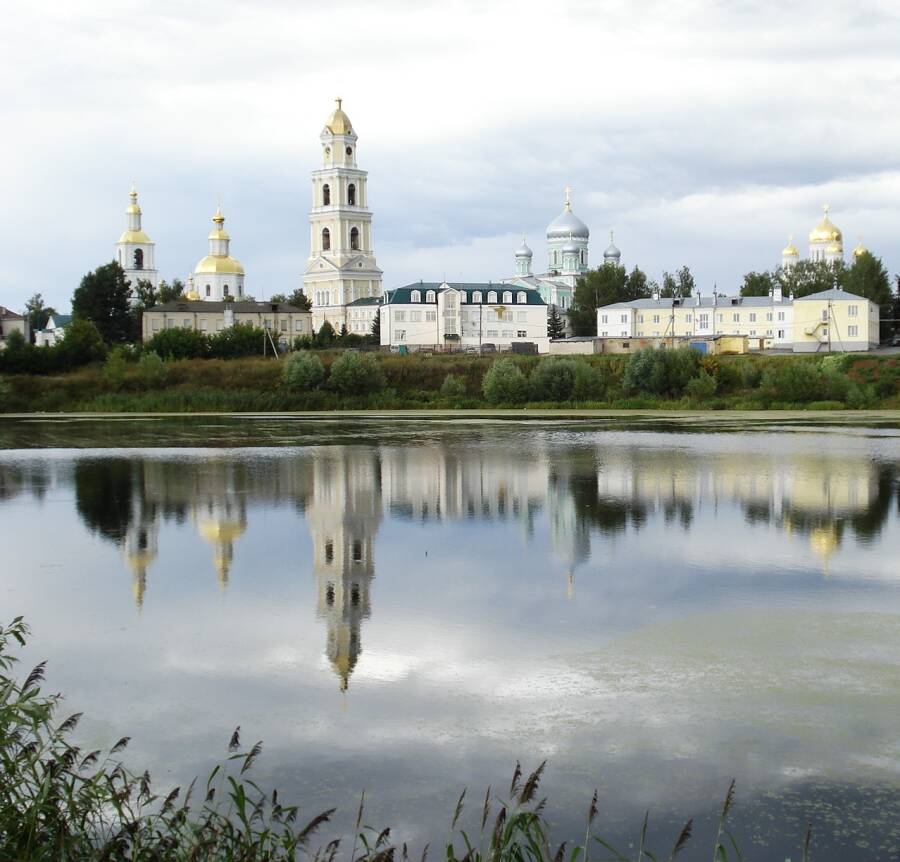 Ансамбль Серафимо-Дивеевского монастыря (фото: VasilchenkoAA CC BY-SA 3.0)