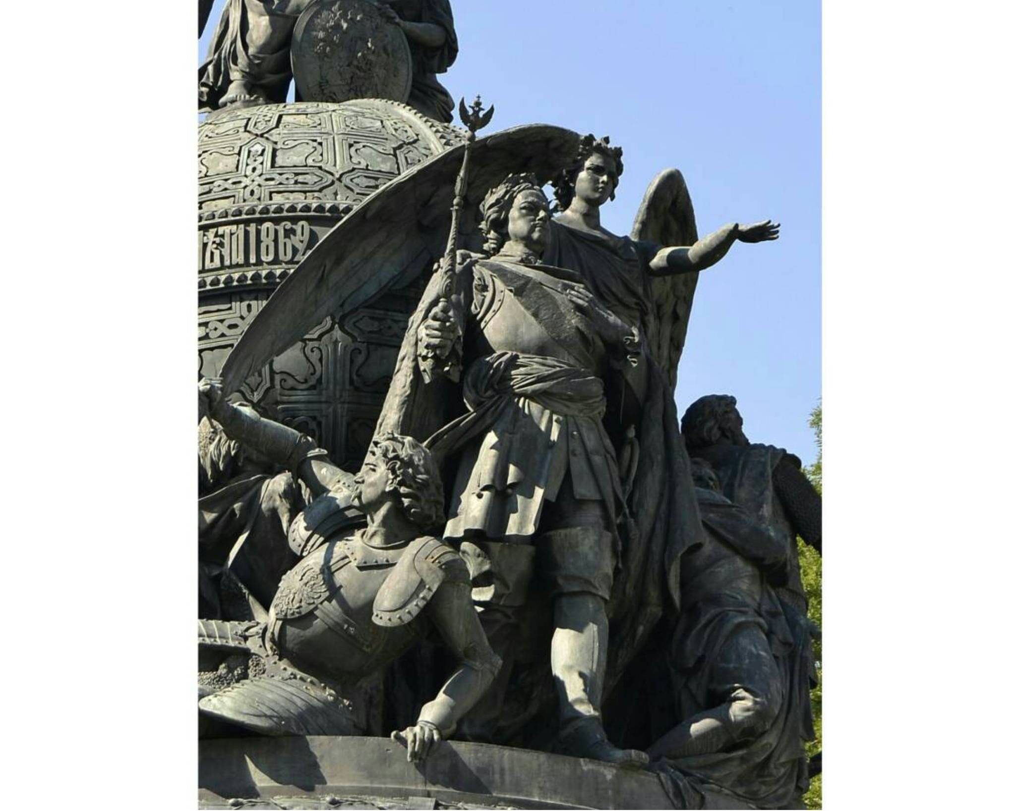 Фигура Петра I на Памятнике «1000-летие России» в Великом Новгороде. Фрагмент (фото: MrStepanovka CC BY 3.0)