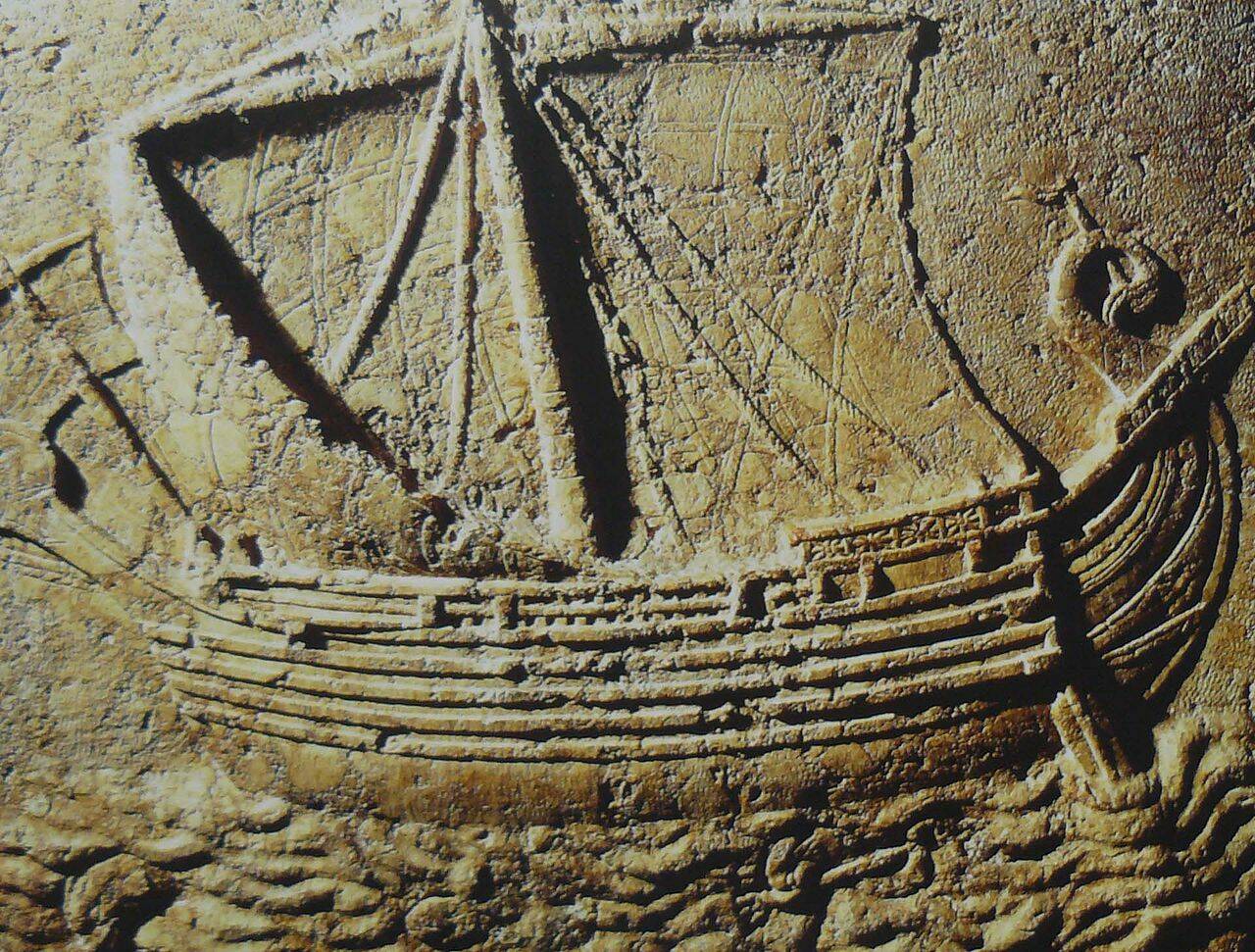 Изображение финикийского торгового корабля на саркофаге из Сидона
