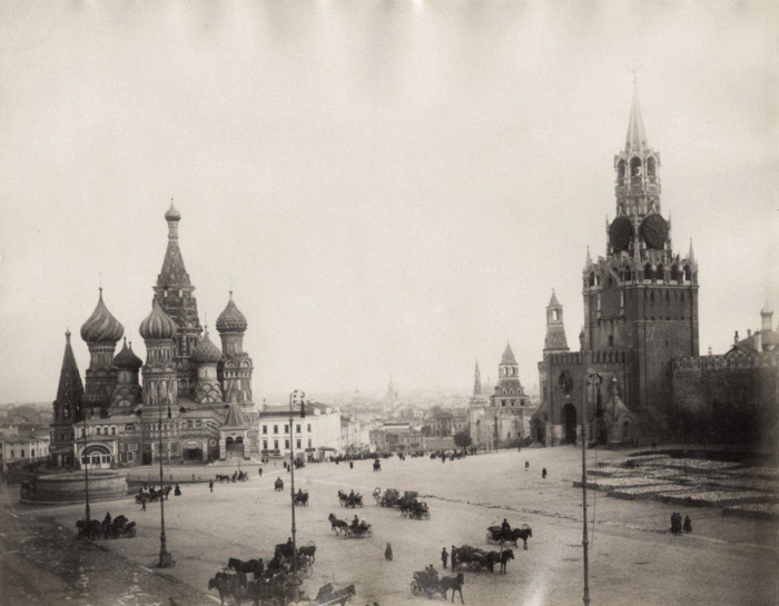 Освещение на Красной площади в 1896 году.