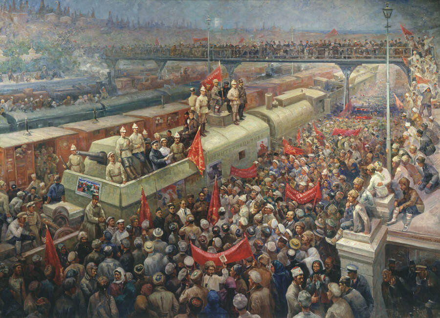 Как железную дорогу призвали на службу в Красную Армию