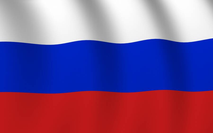 Когда на Руси появился государственный флаг?