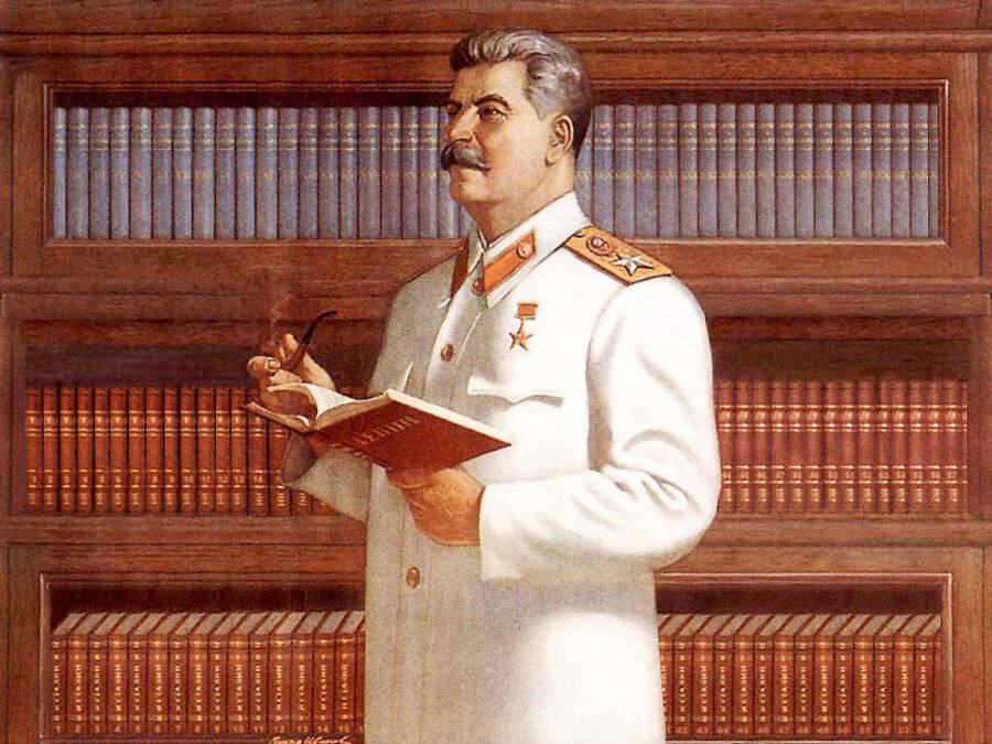 «Отец народов»: Маршал Язов о чудовищной лжи и правде о Сталине