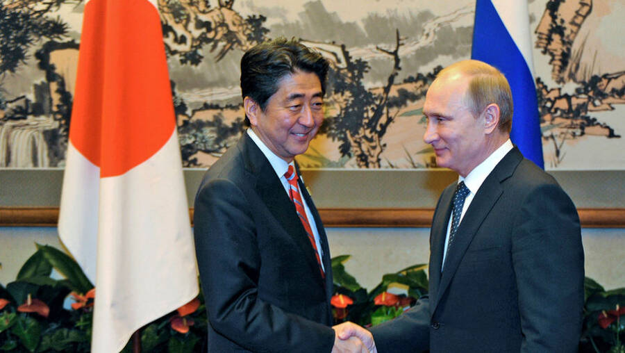 Россия и Япония: выгодный мир дороже уговора