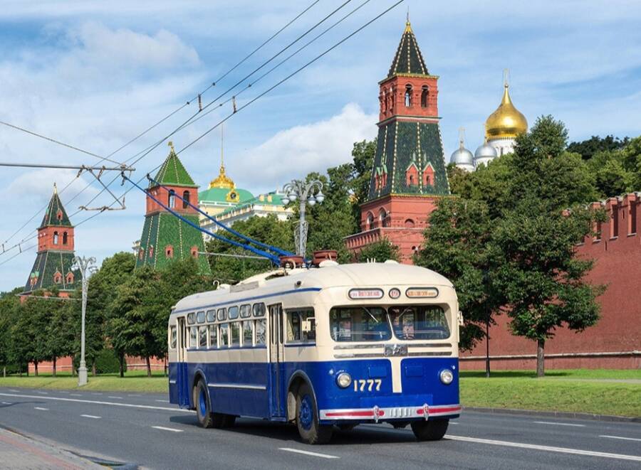 Восемь парков для «рогатых». История московского троллейбуса