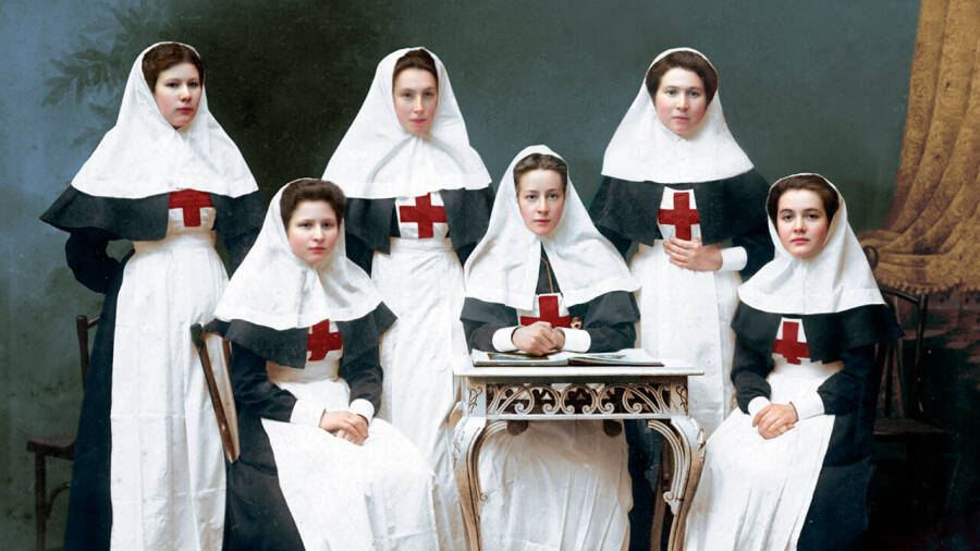 «Ангелы в белых платочках». Как в Российской империи появились сестры милосердия