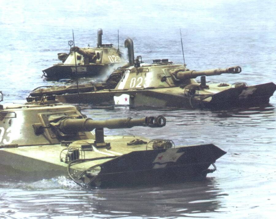 Плавающий танк ПТ-76. Наследник Т-40 и предшественник БМП-1