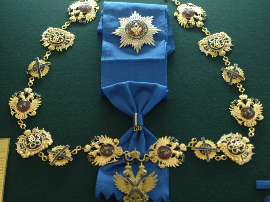 Лента, звезда и цепь современного российского Ордена Св. Андрея Первозванного