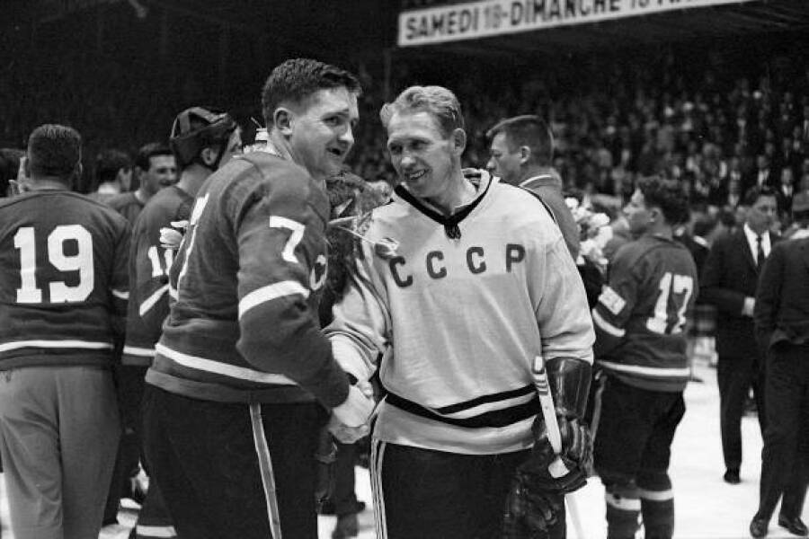 Завершился предпоследний матч Н.Сологубова на чемпионатах мира (Канада-СССР, 1961). После этого он проведёт только одну игру за сборную СССР в первенстве 1963 г. Но получит золотую медаль и второй титул чемпиона мира.
