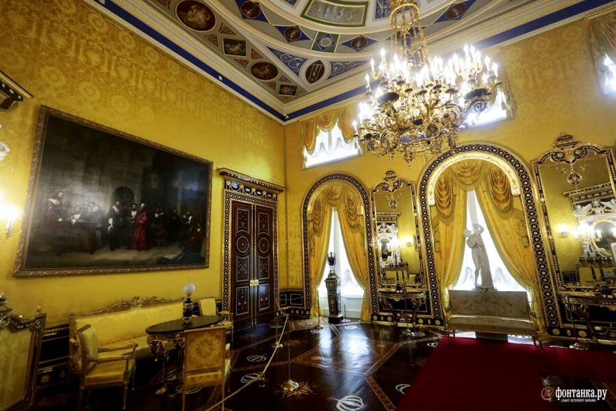 В Царском Селе отреставрировали Лионский зал Екатерининского дворца .