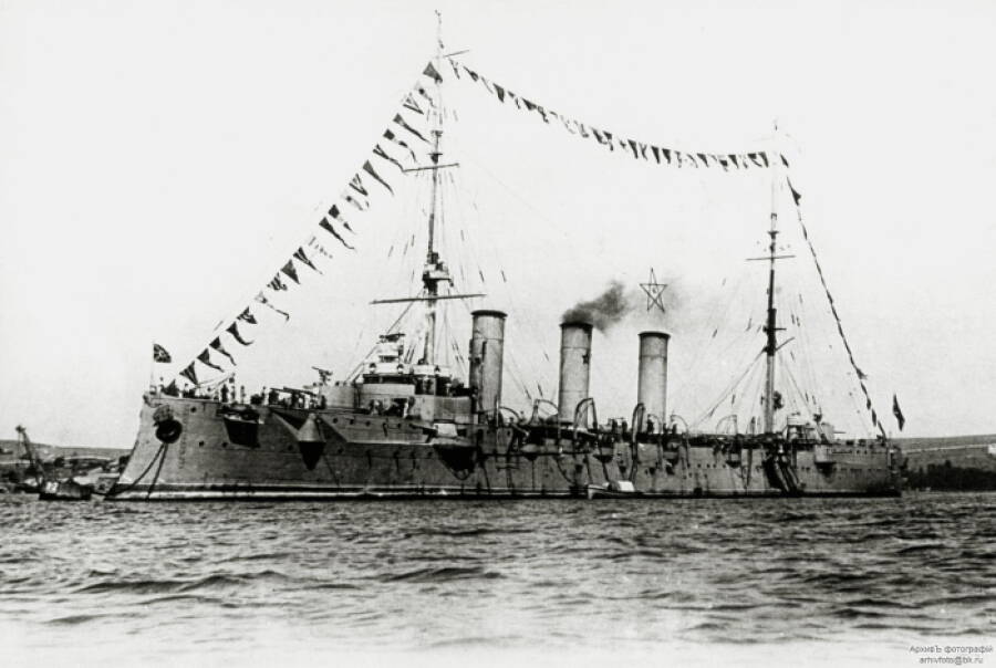 Крейсер «Коминтерн» — бывший бронепалубный крейсер 1 ранга «Память Меркурия», 1920-е годы