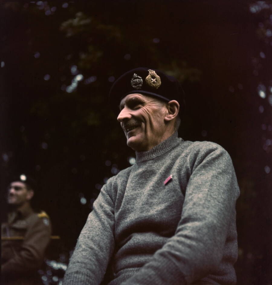 Британский генерал Бернард Монтгомери во время пресс-конференции в Нормандии, 12 июня 1944 года