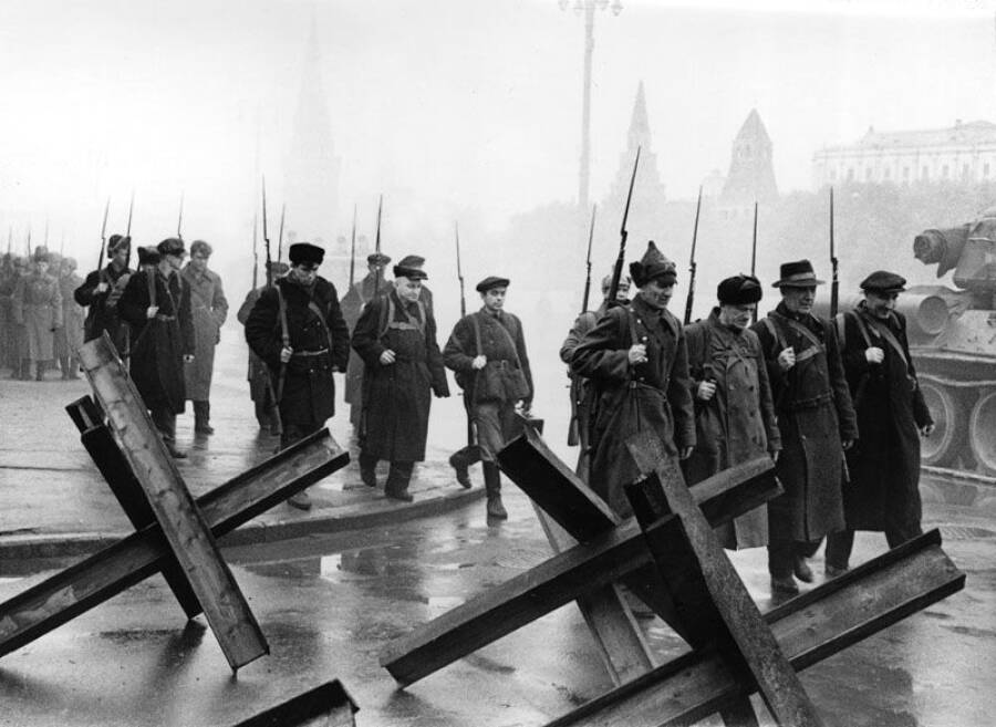 ополченцы в Москве осенью 1941 года
