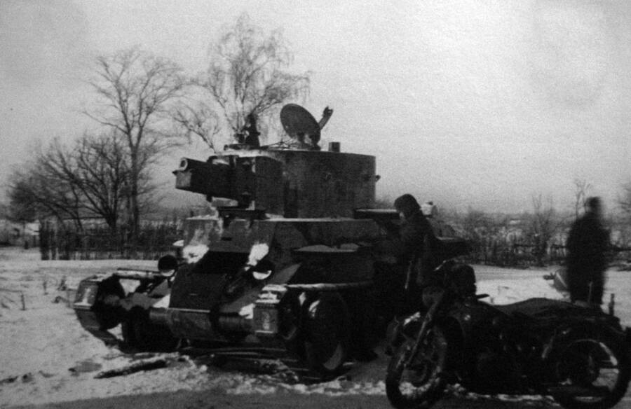 БТ-7 артиллерийский из состава дальневосточной 58-й танковой дивизии, район Клина-Волоколамска, ноябрь 1941 года
