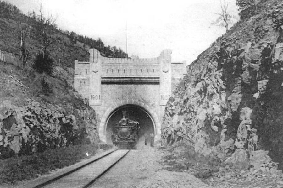 Железная дорога возле ст. Хинган КВЖД (7045 км), 1903 год