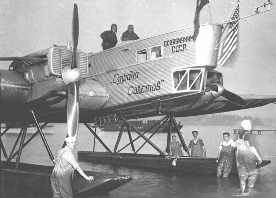 Самолет АНТ-4 «Страна Советов» — переделанный бомбардировщик ТБ-1 — после перелета в США, ноябрь 1929 года