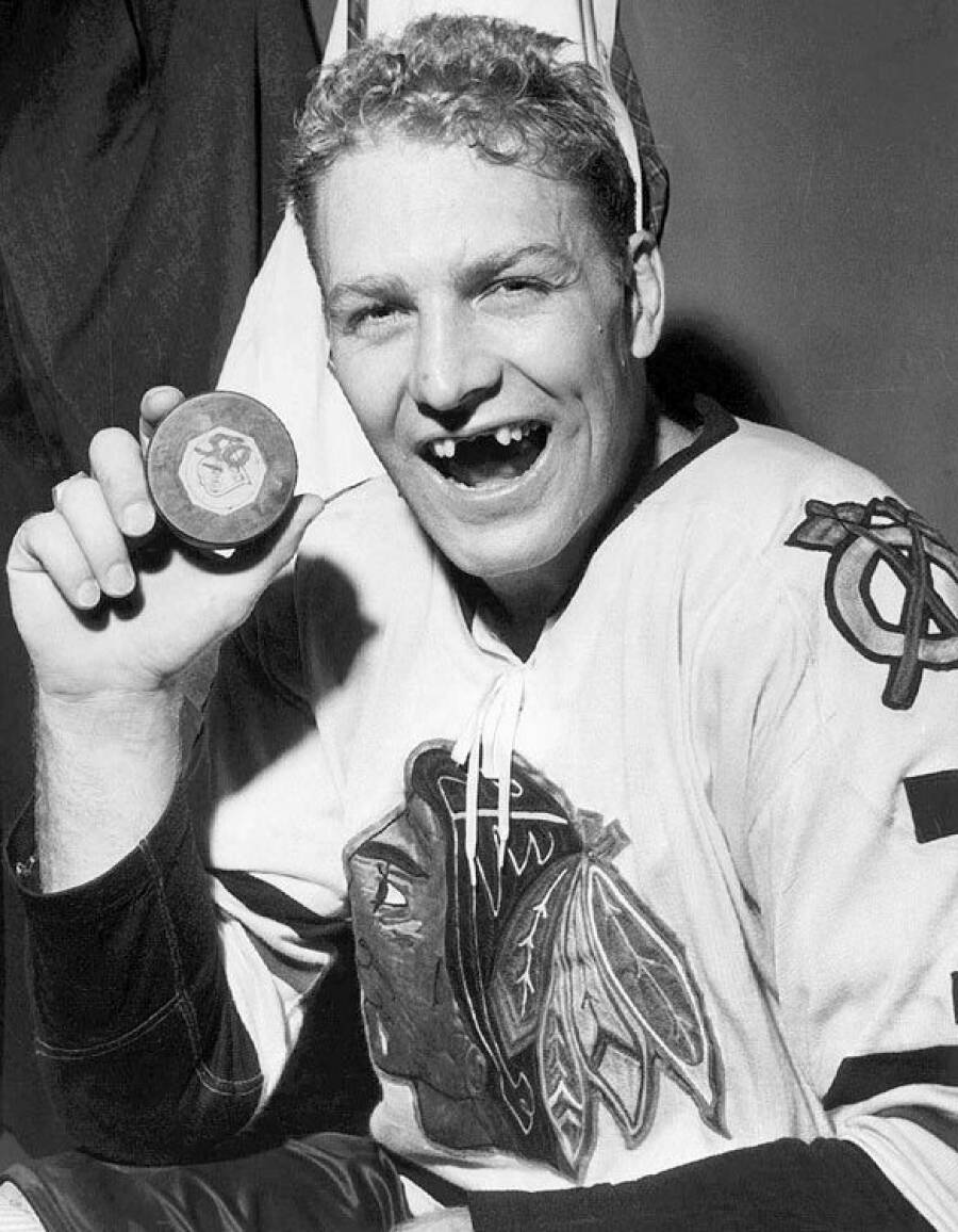 Юный новичок (1958) «Чикаго Блэк Хокс»   Лучший бомбардир (50 шайб) НХЛ 1962 г.