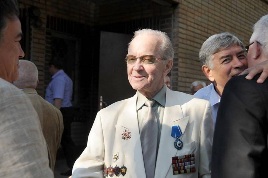 Полковник Евгений Савинцев (в центре) на встрече ветеранов группы «Вымпел»