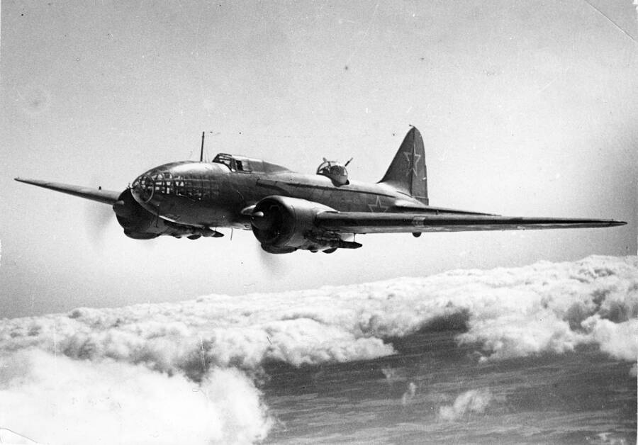 Бомбардировщик Ил-4 (ДБ-3Ф) в полете