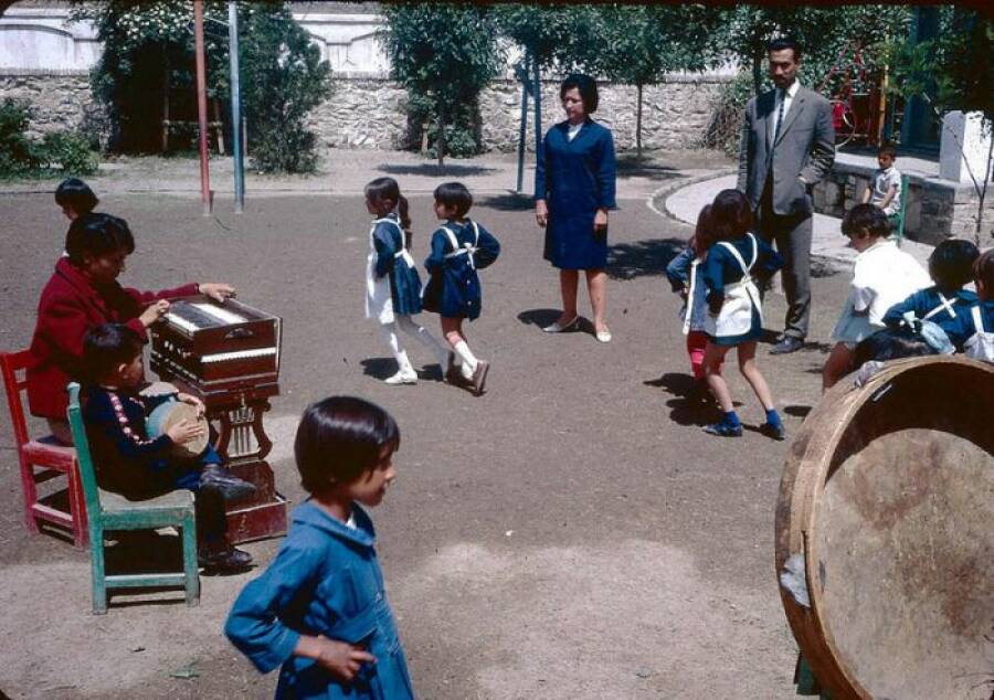 Детская площадка построенная на советские деньги в одном из афганских городов, 1967 год