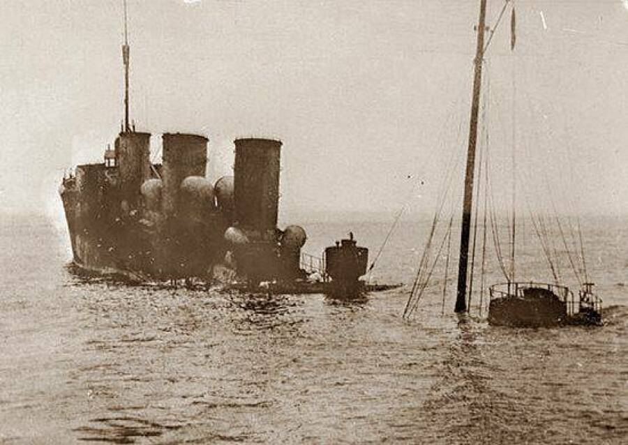 Затопленный германский эсминец V99