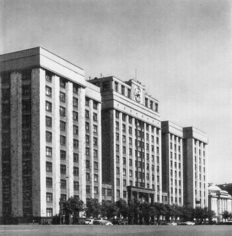 Здание Госплана СССР знакомо многим
