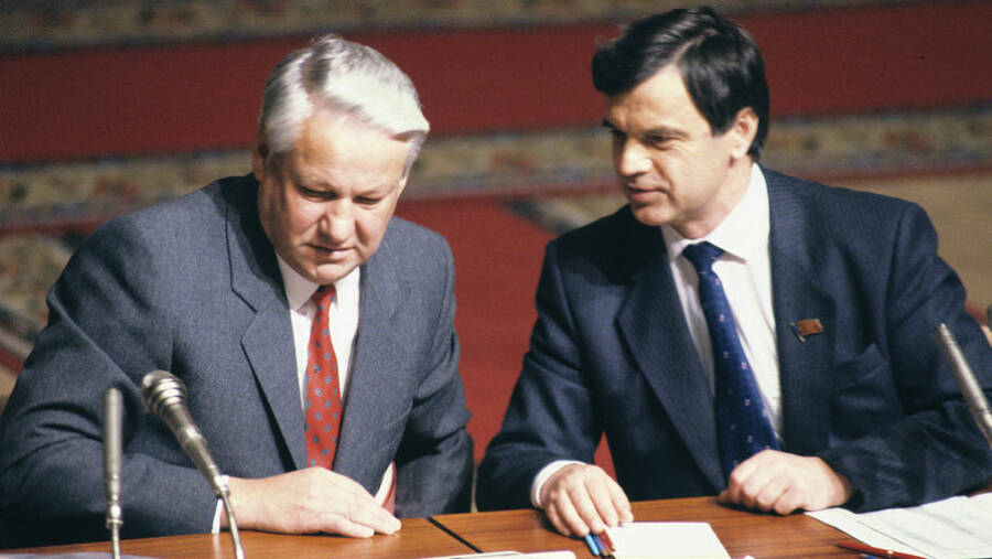 Борис Ельцин и Руслан Хасбулатов в 1991 году