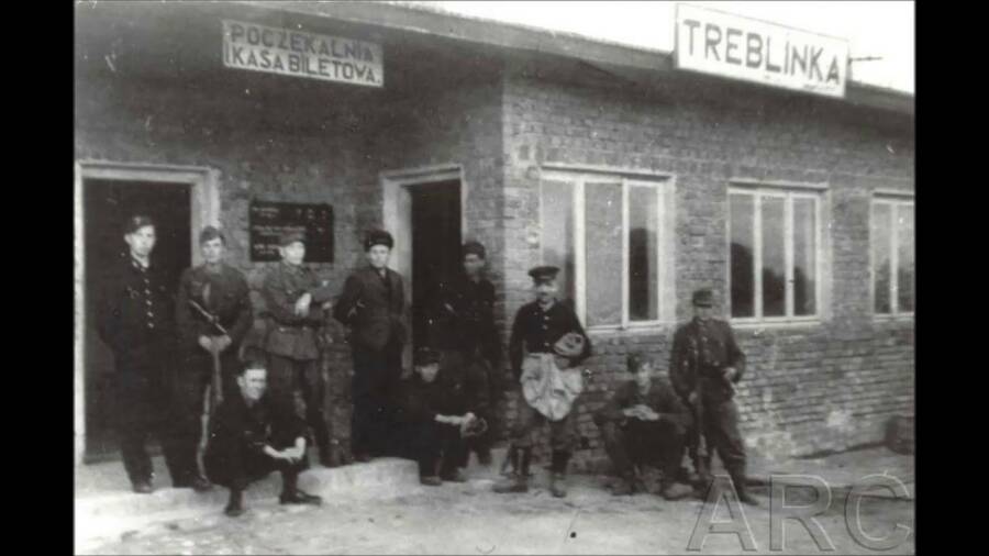 Нацисты у станции Треблинка