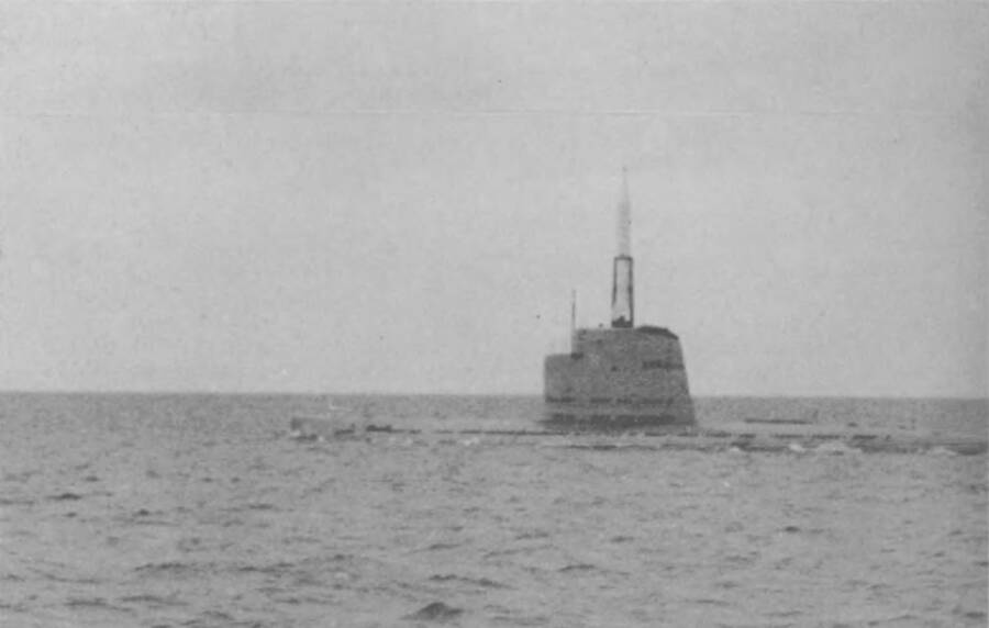 Подводная лодка Б-67 во время испытательного запуска ракеты Р-11ФМ, 16 сентября 1955 года. Снимок сделан за 20 секунд до старта