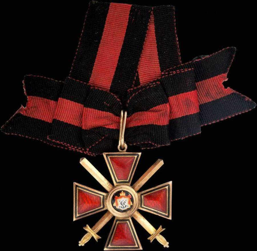 Орден Святого Владимира с мечами и бантом — награда, которую могли заслужить только офицеры на поле боя