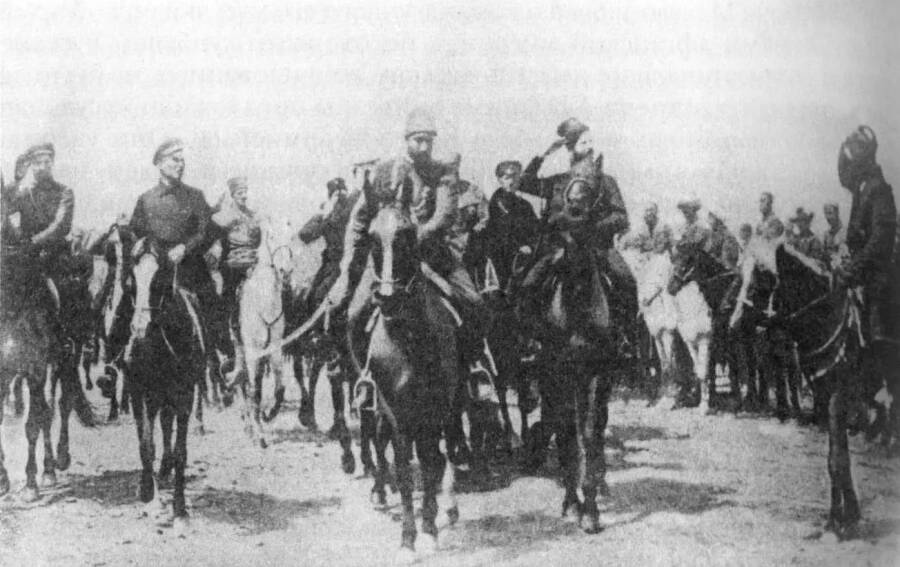 Совместный парад отрядов Мадамин-бека и Красной армии, Фергана, 20 марта 1920 года