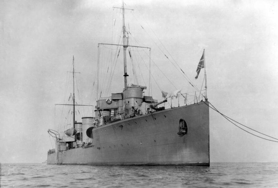 Эсминец «Новик» на рейде, 1914-15 годы