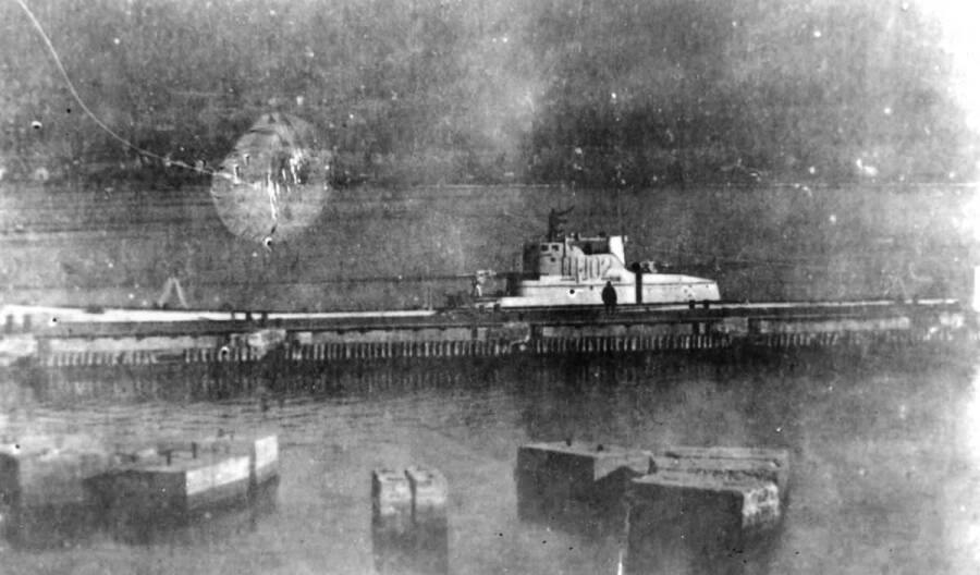 Подводная лодка Щ-102 («Лещ») у пирса, середина 1930-х годов