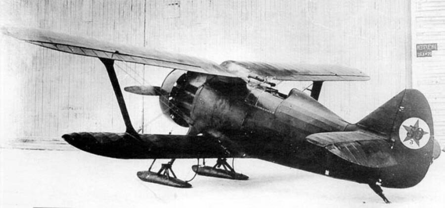 Первый опытный экземпляр истребителя И-15. Именно этот самолет 18 декабря 1932 года потерпел катастрофу, в которой едва не погиб Валерий Чкалов