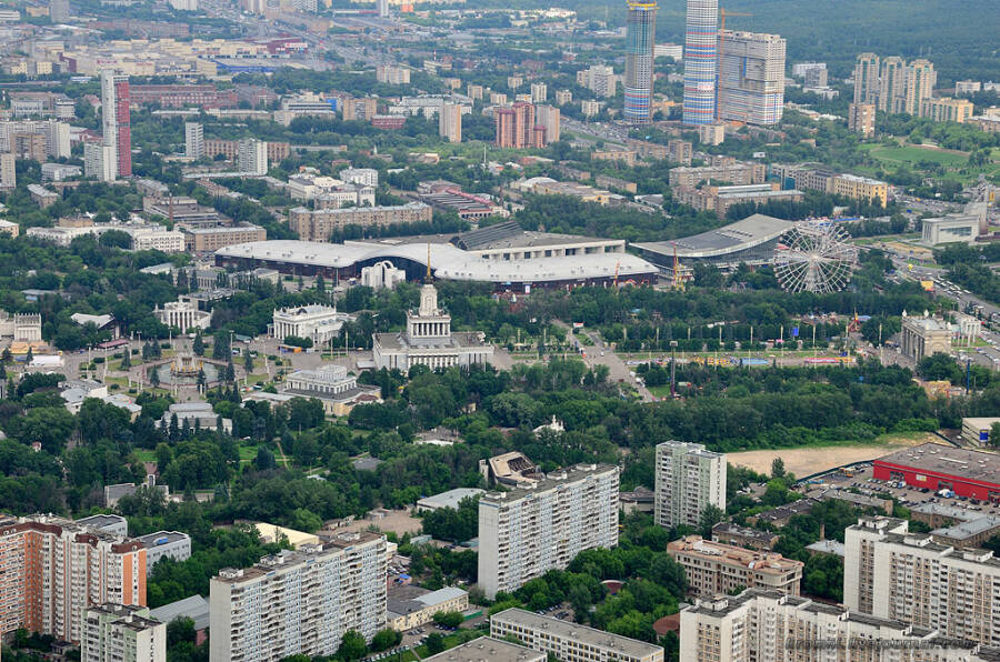 Вид на Москву со смотровй площадки телебашни