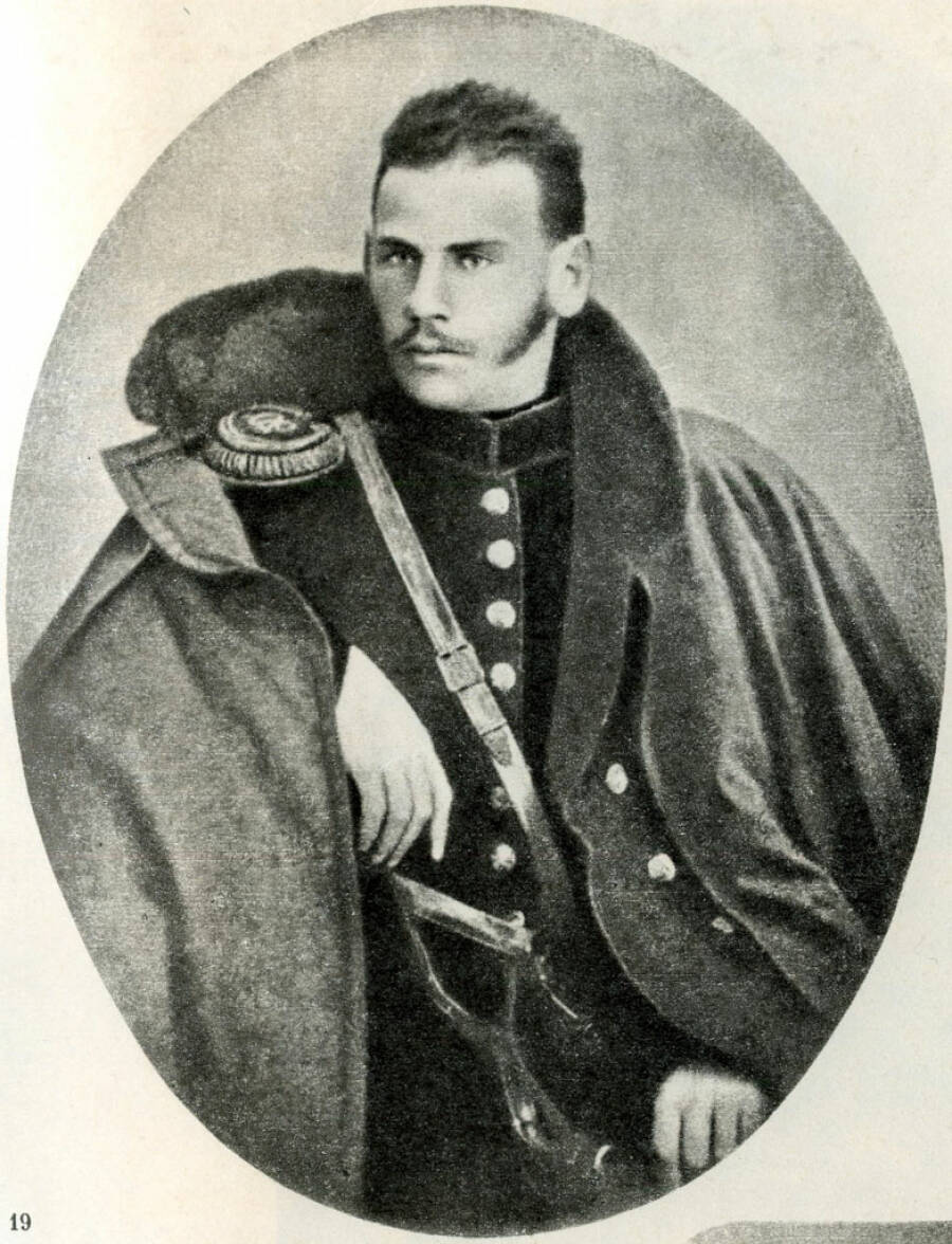Лев Николаевич Толстой в форме