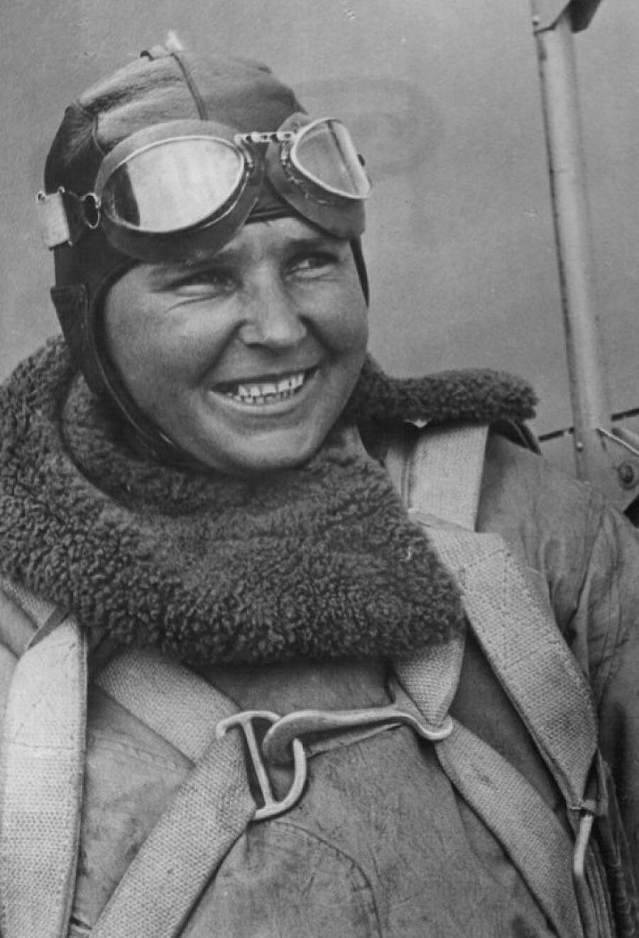 Лейтенант Полина Осипенко, 1937 год