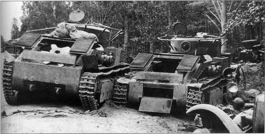 Брошенные Т-28 5-й танковой дивизии 1941 год