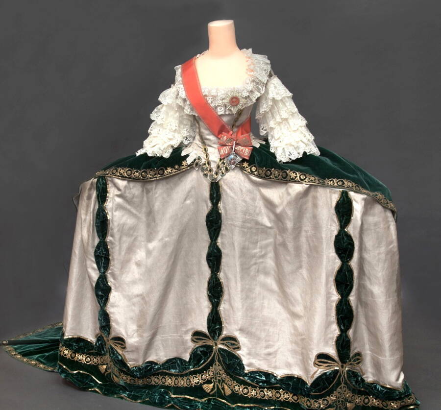 Орденское платье императрицы Марии Федоровны, орденмейстера ордена святой Екатерины с 1796 по 1828 годы