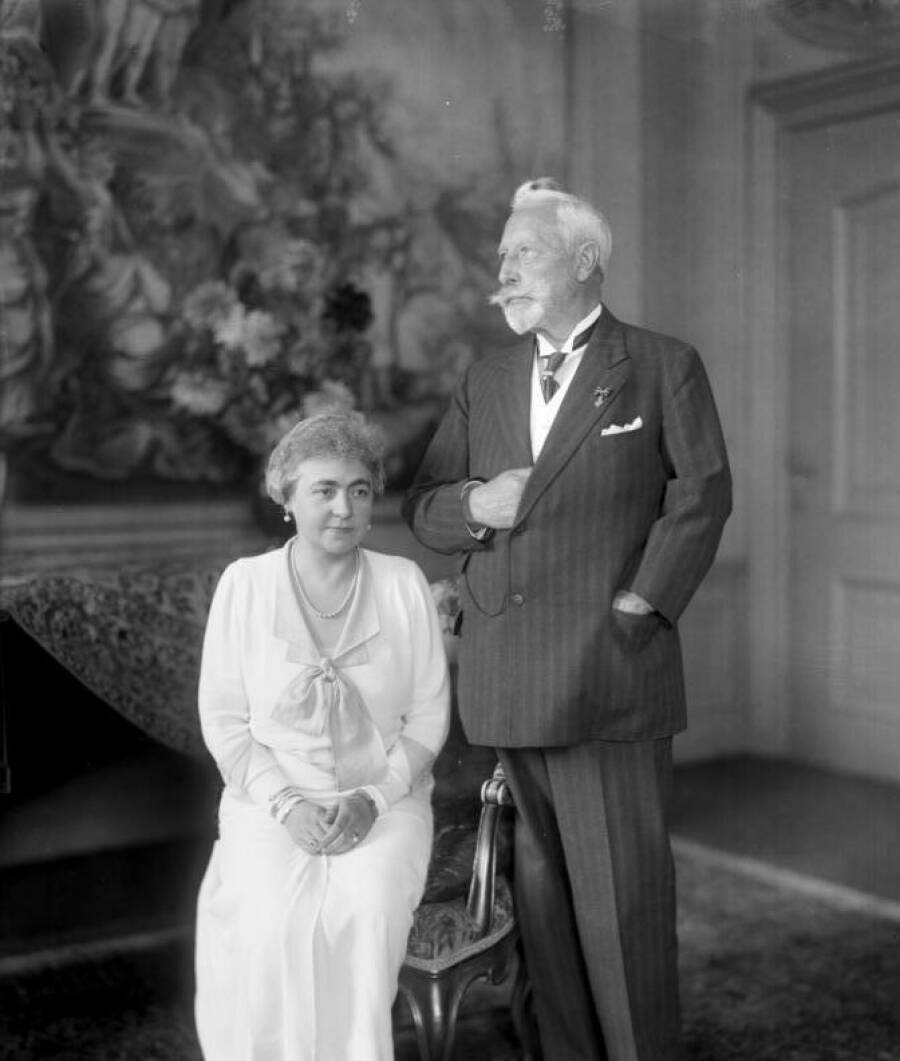Бывший Кайзер Вильгельм II с женой в Голландии