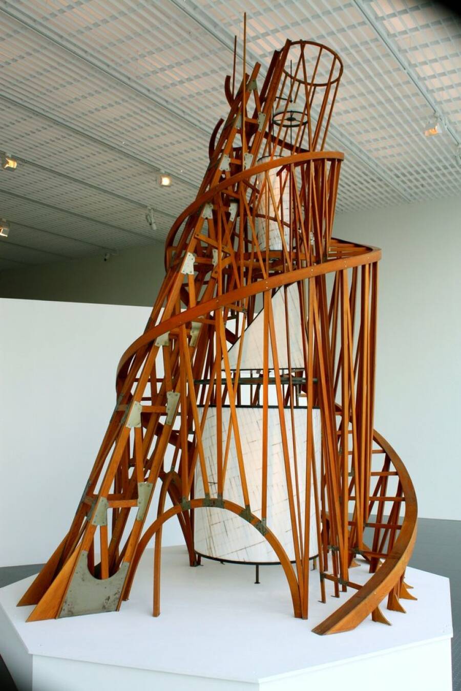 Модель Татлинской башни на выставке