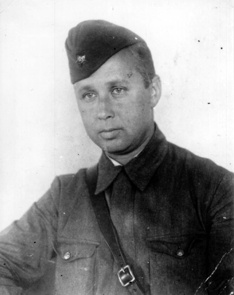 Михаил Миль во время командировки в действующую армию, лето-осень 1941 года