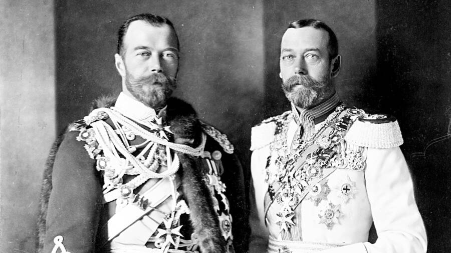 Российский император Николай II и британский король Георг V