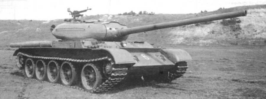 Серийный танк Т-54 образца 1947 года на испытаниях