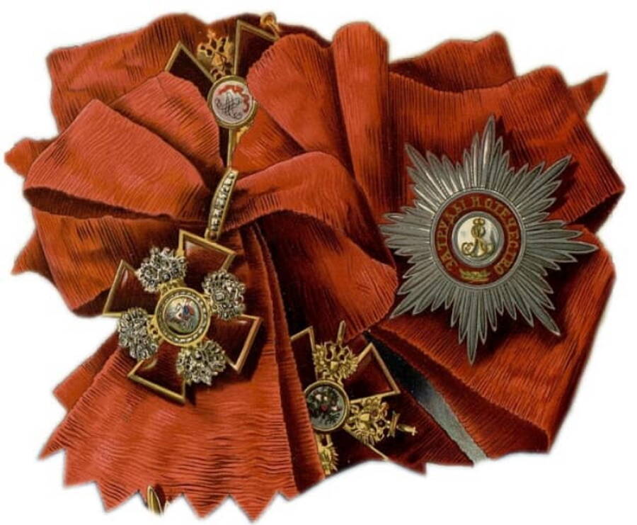 Орденская лента, звезда и кресты ордена святого Александра Невского