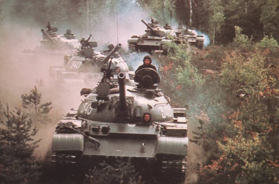 Рота танков Т-55 на маневрах, конец 1970-х годов