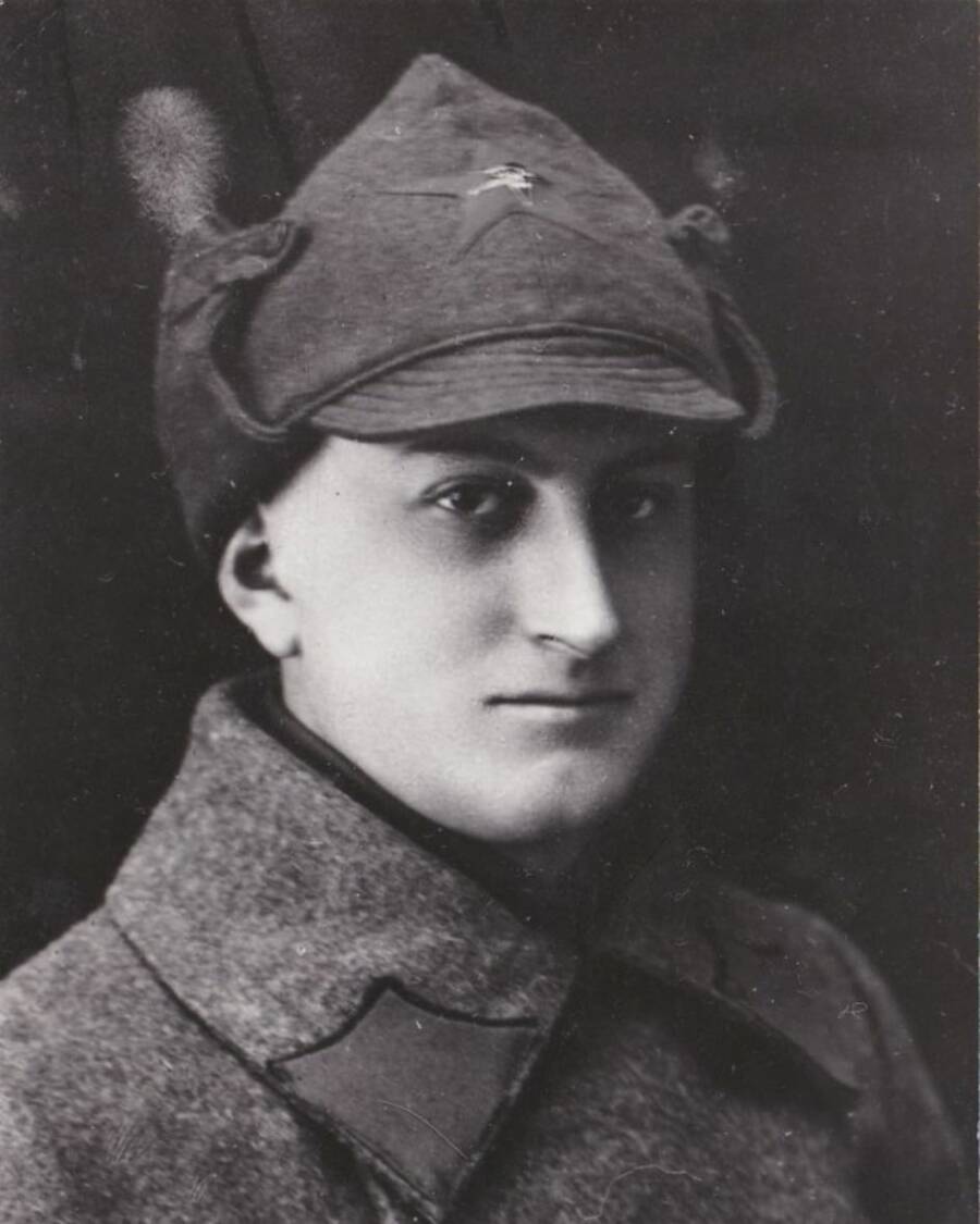Молодой Михаил Ромм во время службы в Красной армии