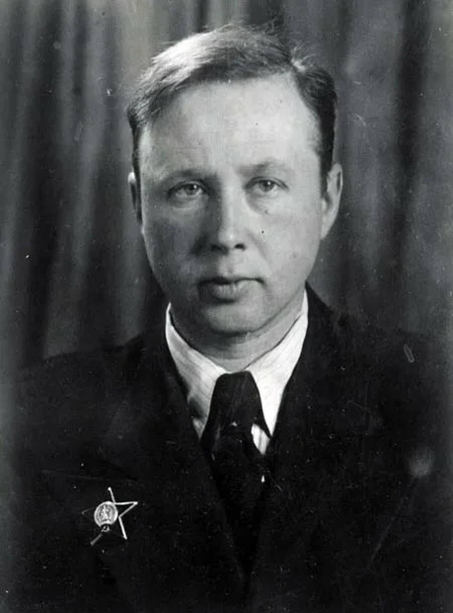 Сотрудник ЦАГИ Михаил Миль после возвращения из эвакуации, 1944 год