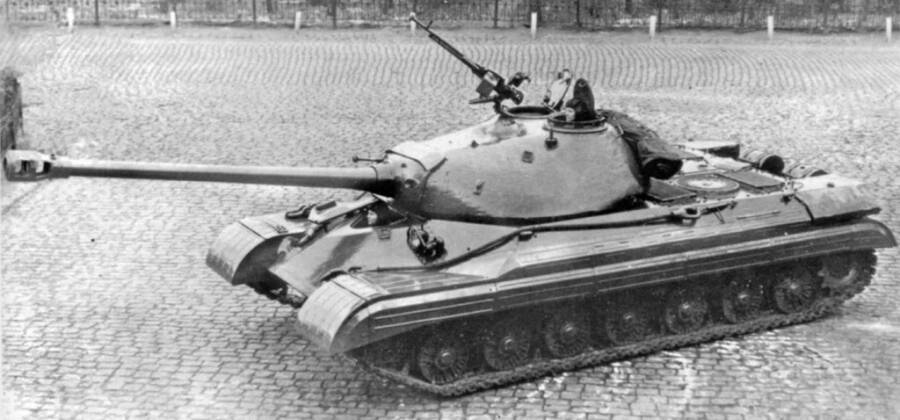 Первый опытный образец тяжелого танка ИС-5, осень 1949 года